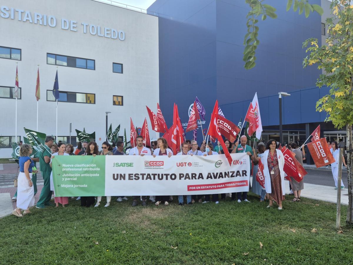 Concentración por el bloqueo del Estatuto Marco