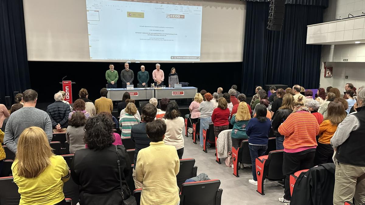 Comienza la Jornada de Agresiones con un minuto de silencio por el trabajador de la sanidad privada fallecido tras la agresin de un paciente