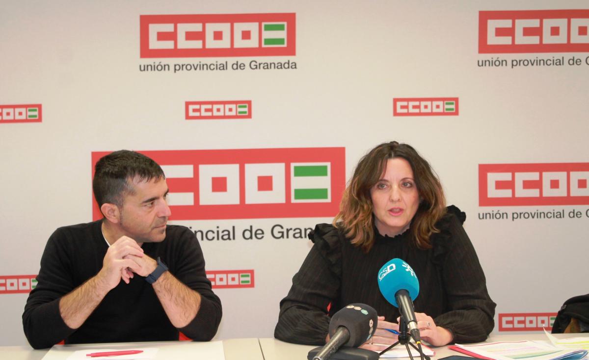 De izda. a dcha. Daniel Mesa y Ana Rodríguez, durante la rueda de prensa