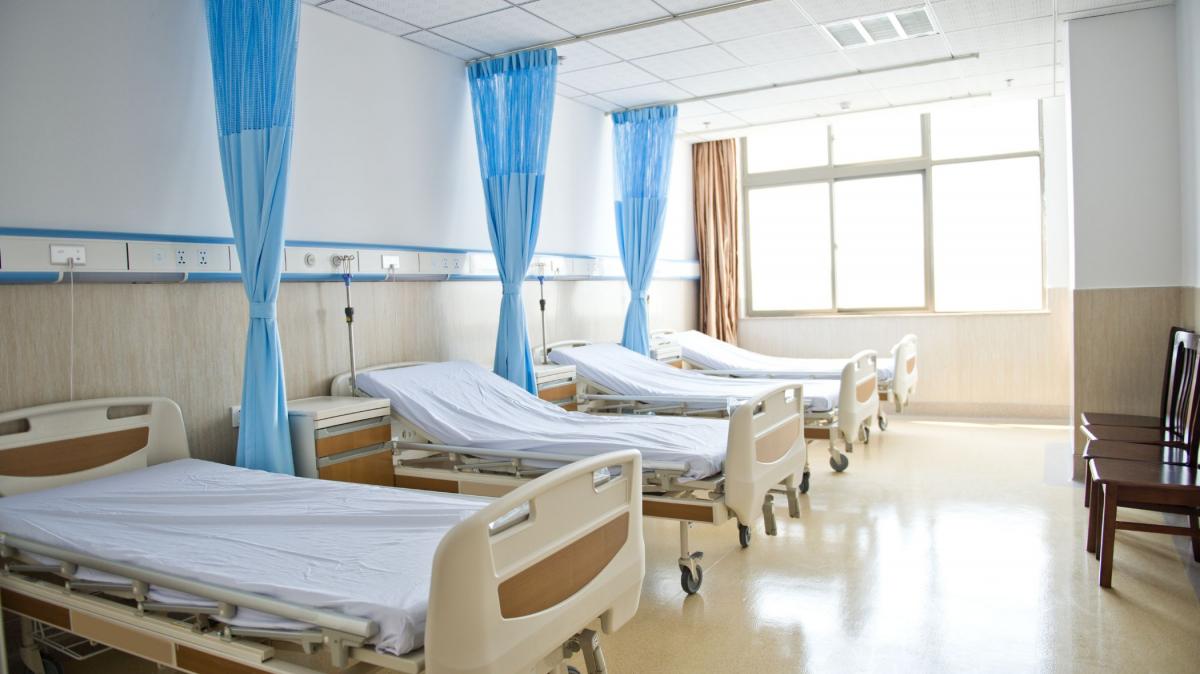 Cierre camas hospitalarias en verano