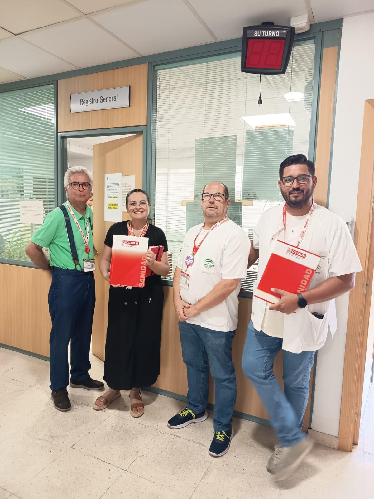 CCOO ha presentado ms de un millar de firmas en contra del cambio de ubicacin de las paradas de autobs del Reina Sofa.
