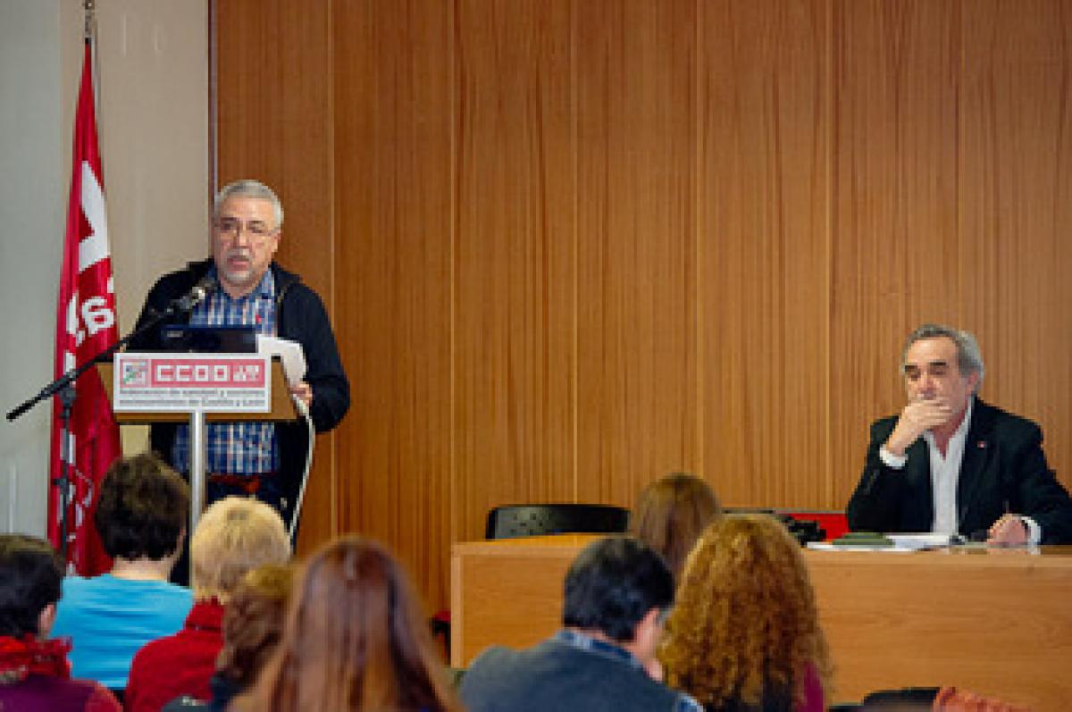 Pablo Vicente inaugura el IX Fórum de debate sanitario castellano y leonés