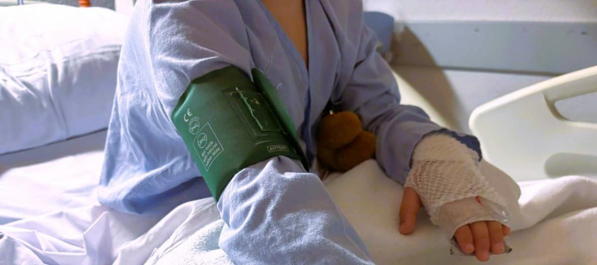 Niño hospitalizado