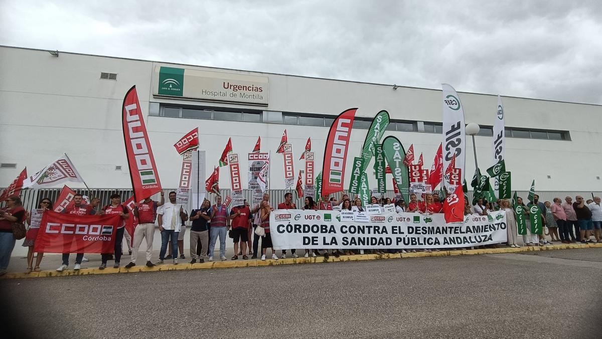 Sindicatos y mareas blancas defienden en Montilla la sanidad pblica.