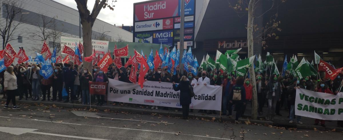Movilización en defensa Sanidad Pública frente a la Asamblea de Madrid