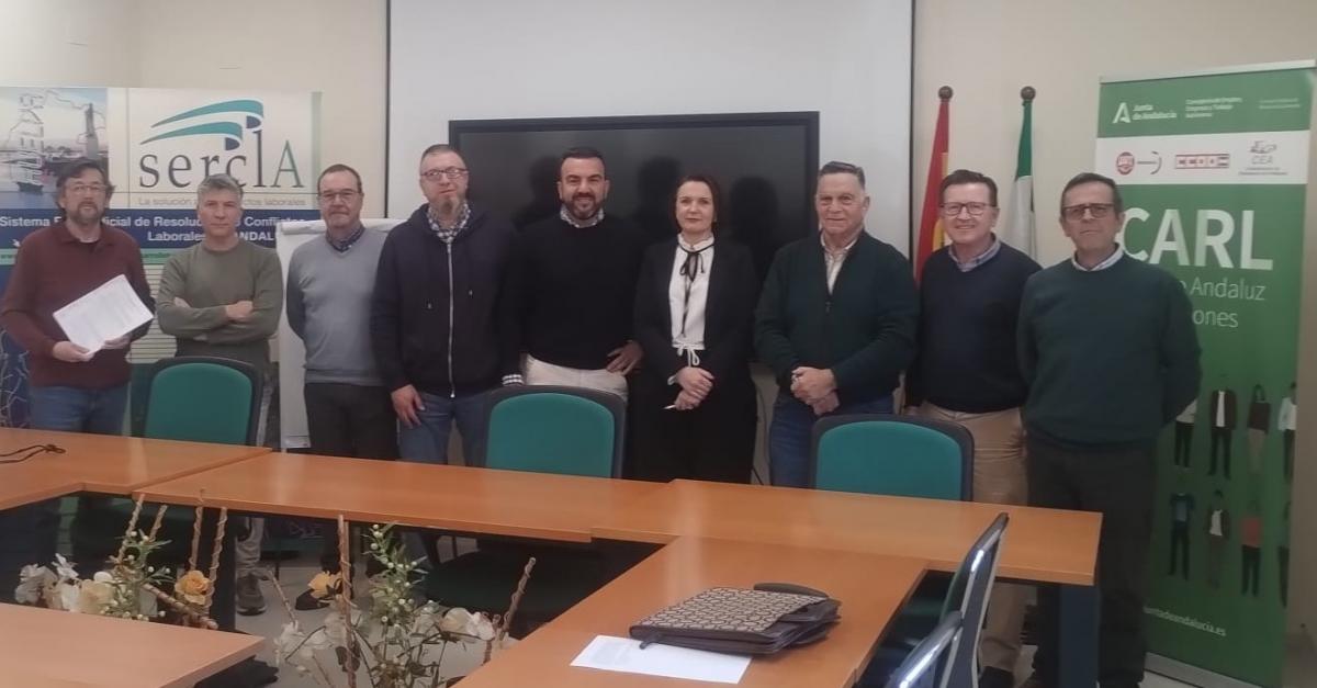 CCOO en la firma del convenio colectivo.