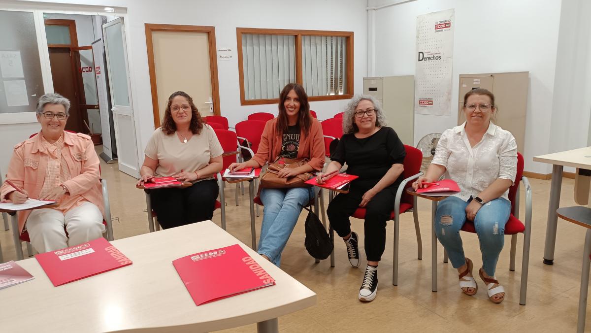 Las cinco delegadas de CCOO que conforman el nuevo comité de empresa del SAD de Montalbán.