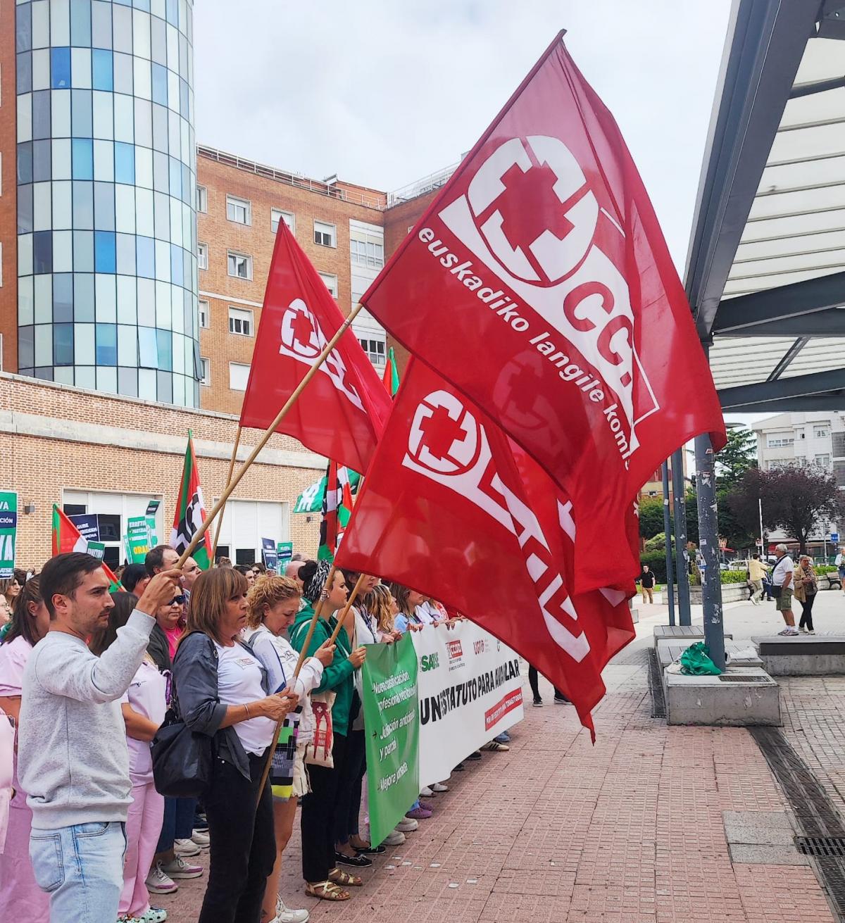 Concentracion en el Hospital Universitario de Cruces para reclamar, un Estatuto Marco para avanzar que ponga en valor a profesionales y pacientes.