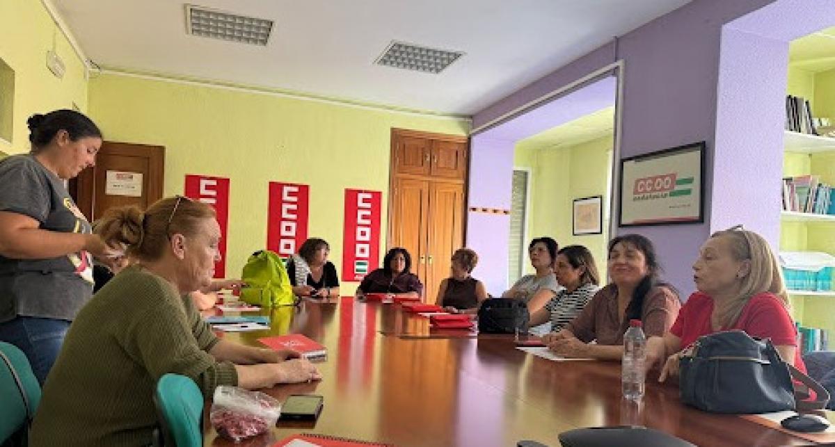 Imagen de la asamblea con empleadas de Jabalcuz
