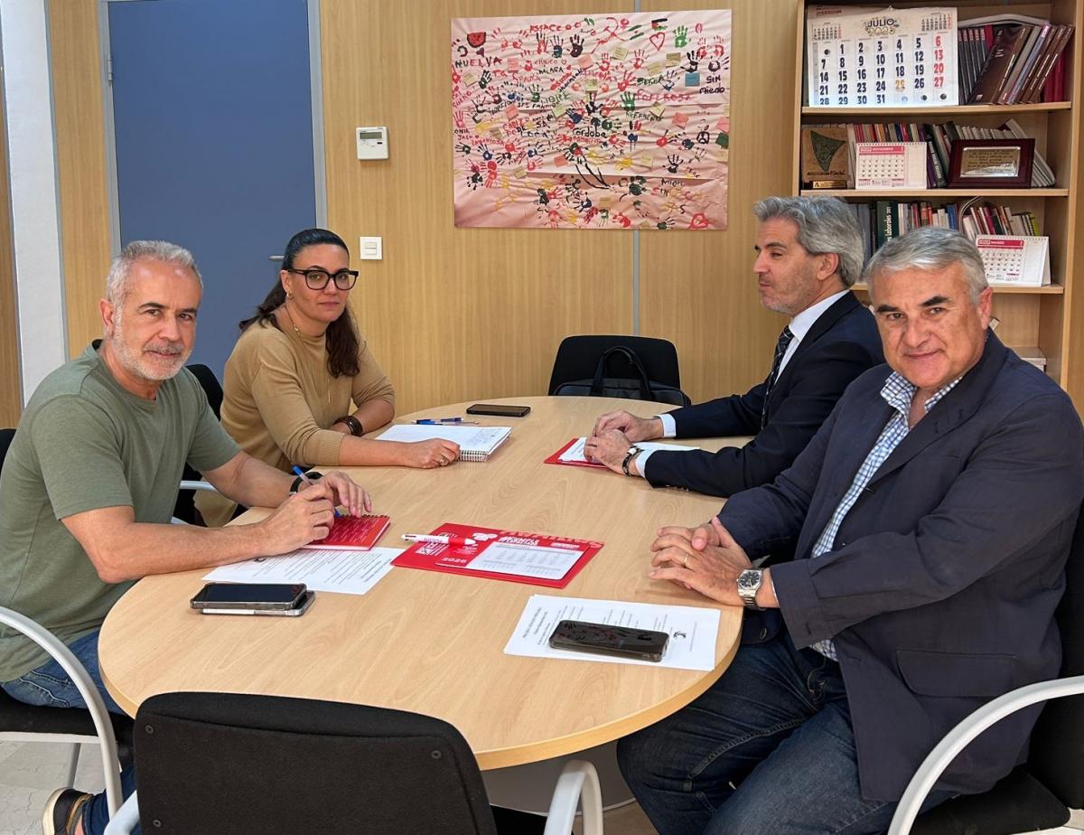 CCOO y representantes del Colegio de Ópticos-Optometristas.