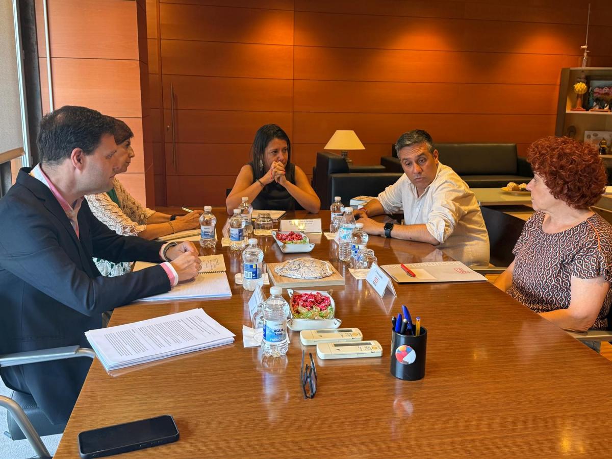 Reunión con la Consejera de Bienestar Social de Castilla - La Mancha