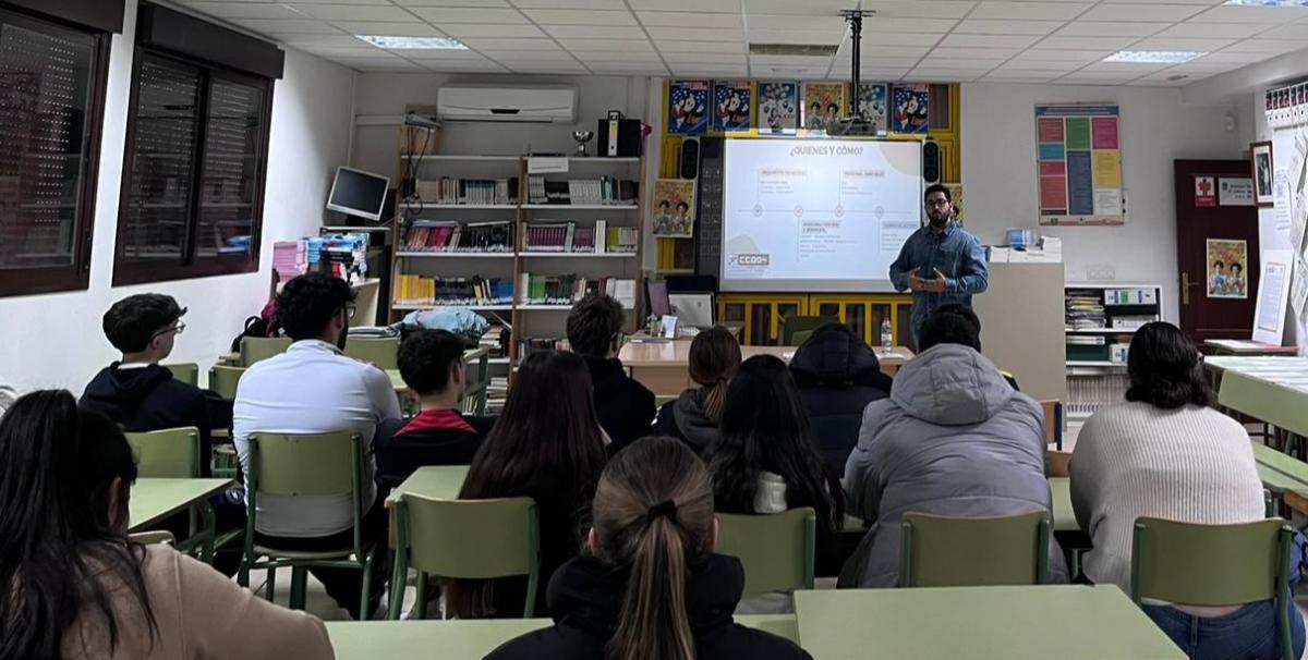 Momento del taller impartido por CCOO en las Jornadas de Orientación del IES Ategua de Castro del Río.