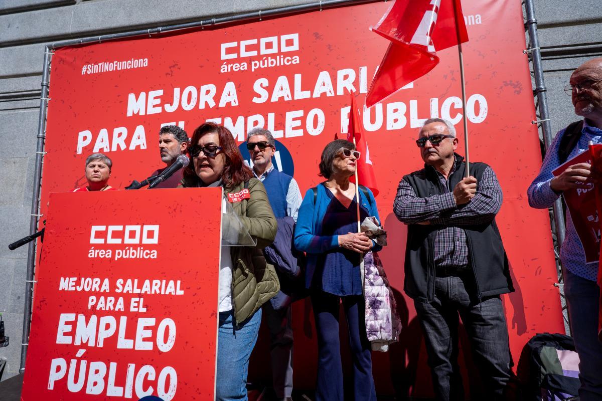 Concentracin del rea Pblica de CCOO para exigir al Gobierno una subida salarial para las empleadas y empleados pblicos