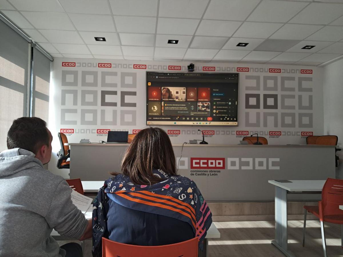 Intervinientes durante la Asamblea