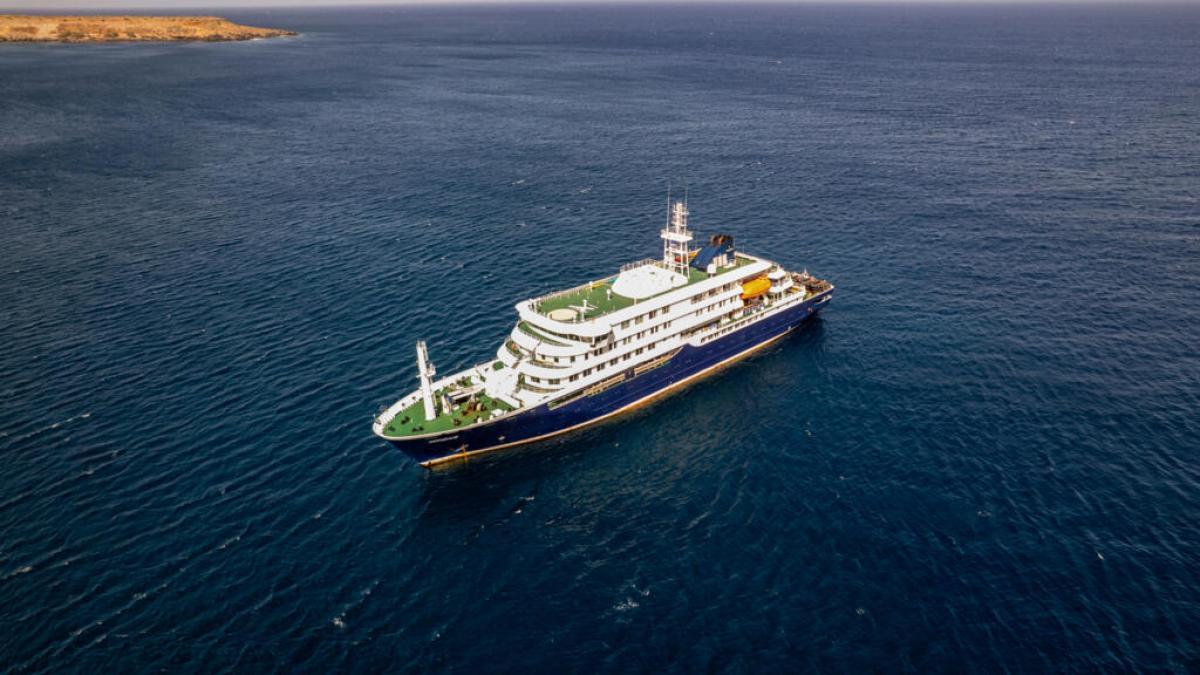 Crucero con viajeros afectados por hantavirus.