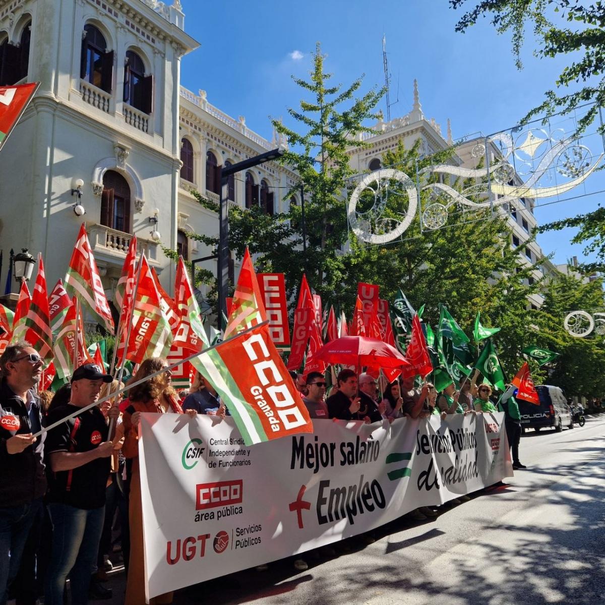 La concentración se ha celebrado ante la Subdelegación de Gobierno