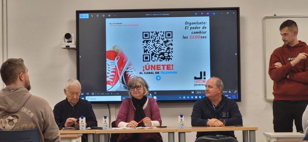 De izd. a dch. Julin Ariza, Paloma Lpez y Mariano Martn-Maestro en la inauguracin de la I Jornada de Jvenes de FSS-CCOO Madrid