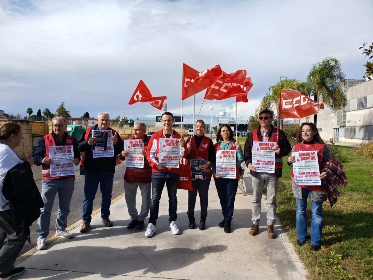 CCOO se ha concentrado en el Hospital de Montilla para pedir a la delegada de Salud que cumpla lo acordado y dote de mayor personal al centro montillano.
