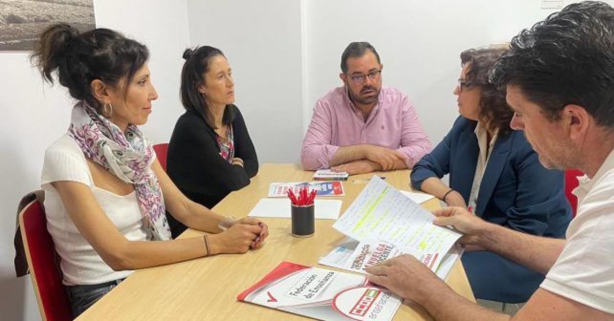 Carlos, Blanca y Marisol reunion con el Psoe. Enseanza.