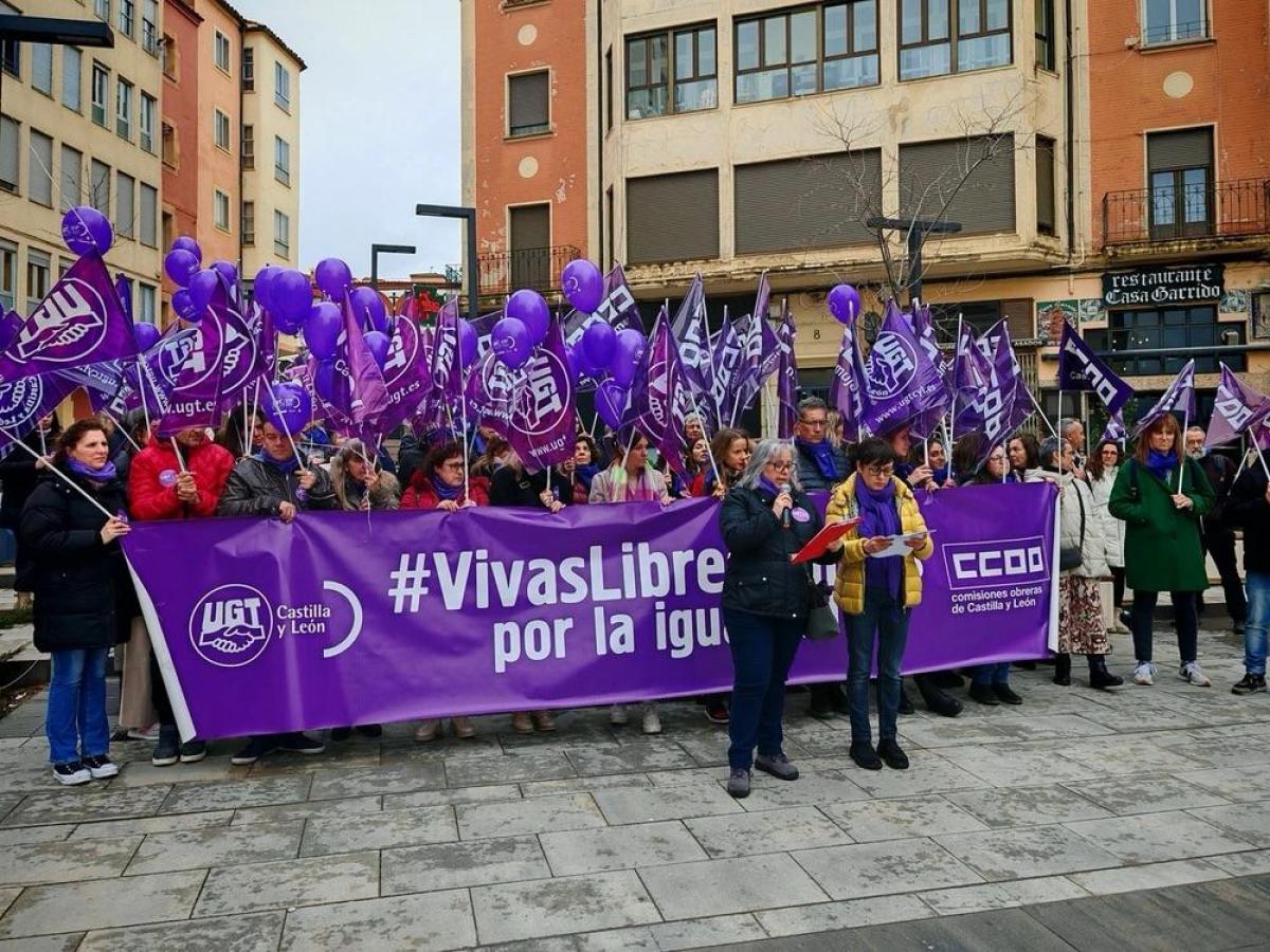 CCOO celebra el da de la mujer trabajadora con las profesionales de atencin primaria y emergencias.