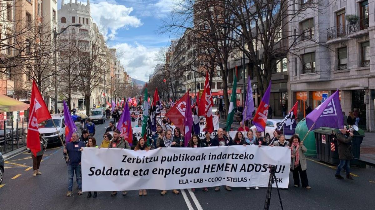 Manifestacin en Bilbao en defensa de los servicios pblicos.